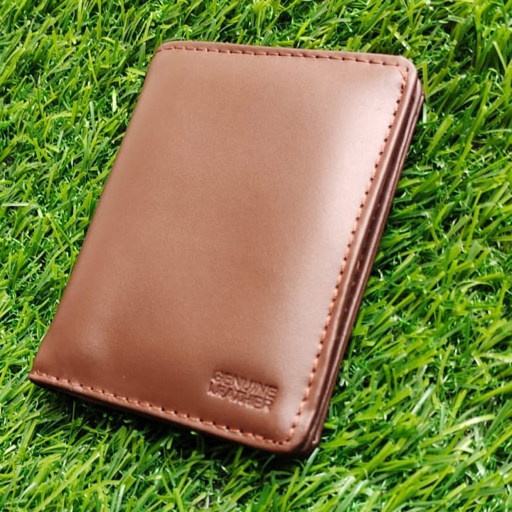 Small Genuine Cow Leather Handy Wallet and Cardholder for Men